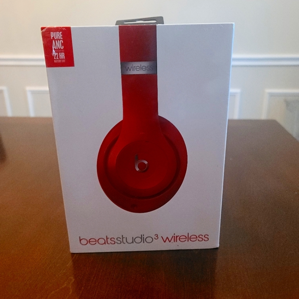 Beats Studio 3 Wireless Headphones NEW